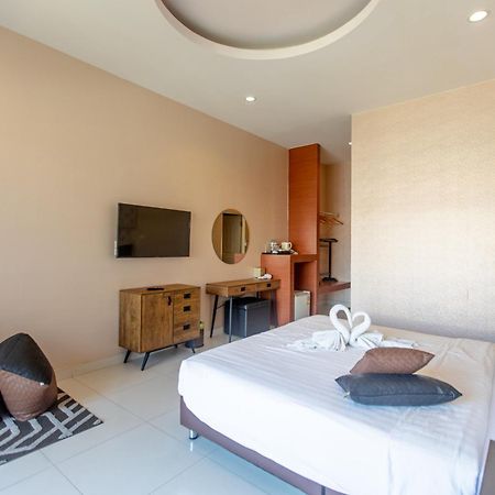 Sun Sky Resort Near Beach Jomtien Beach Exterior photo